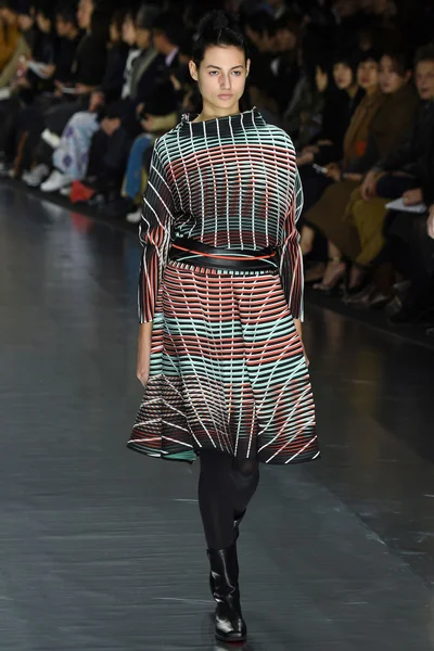 Look 14